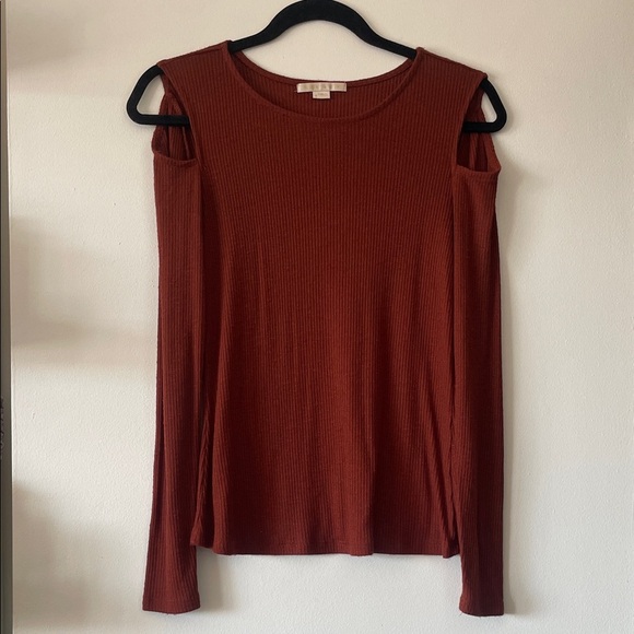 cooper & ella Tops - Cooper & Ella|Women's Rust Cold Shoulder Top|Small|EUC
